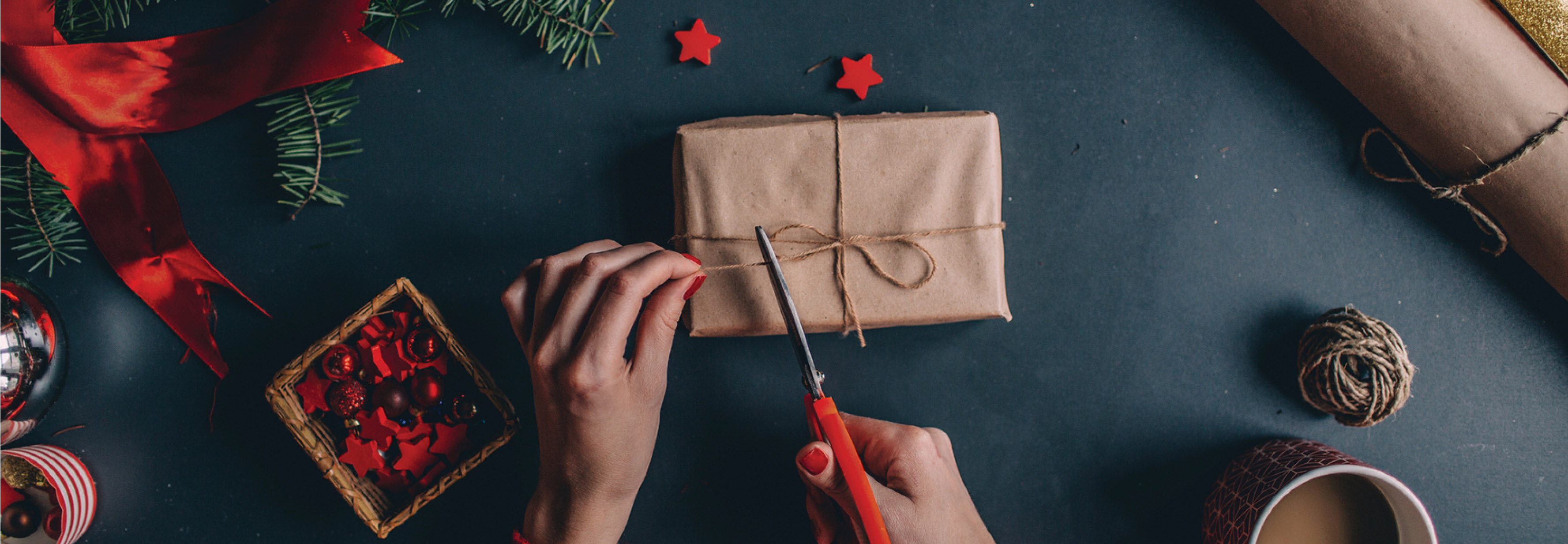 25 easy tips for saving money during the holidays