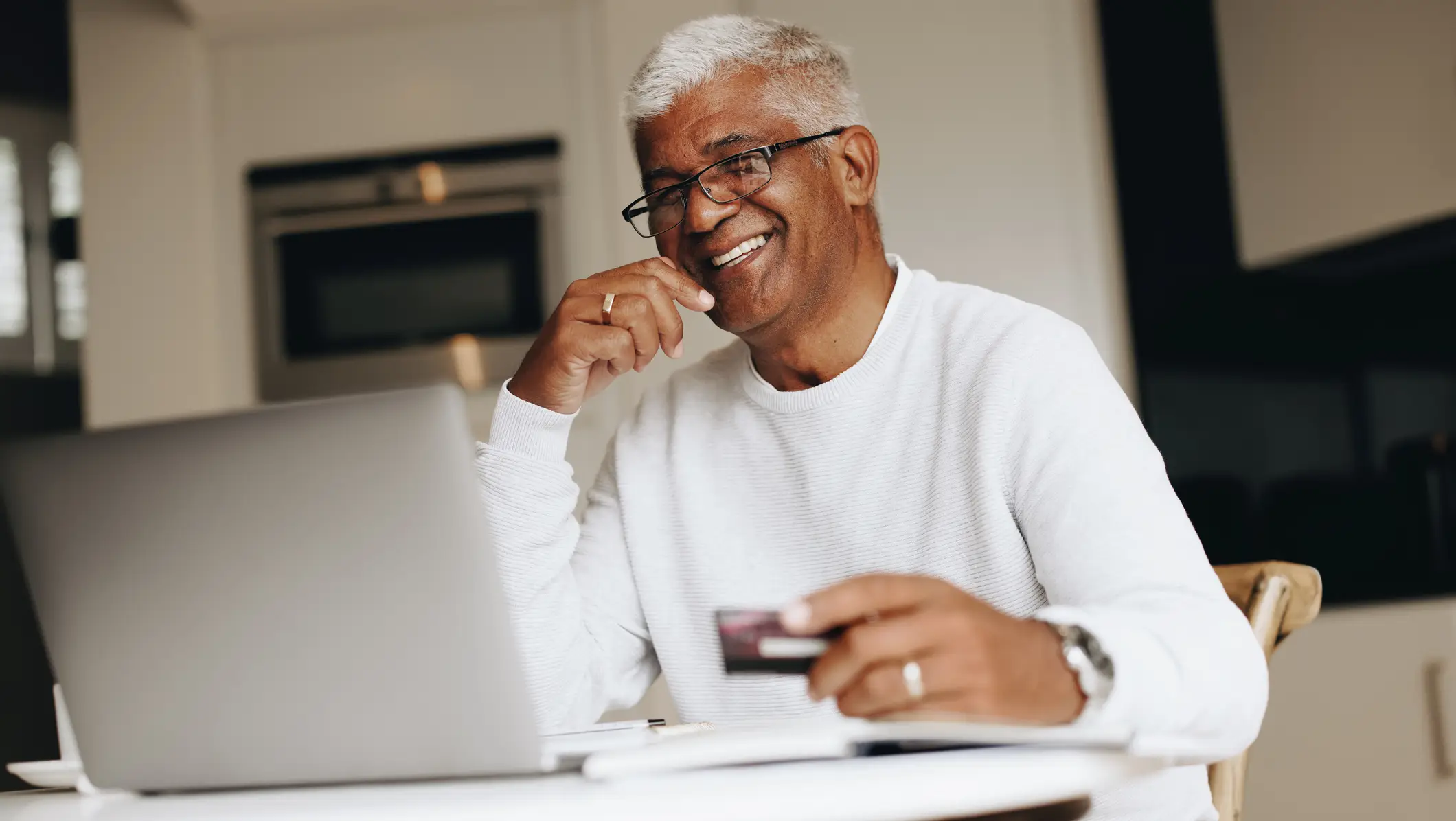 How Secured Credit Cards Can Help Immigrants Build Credit in the U.S.