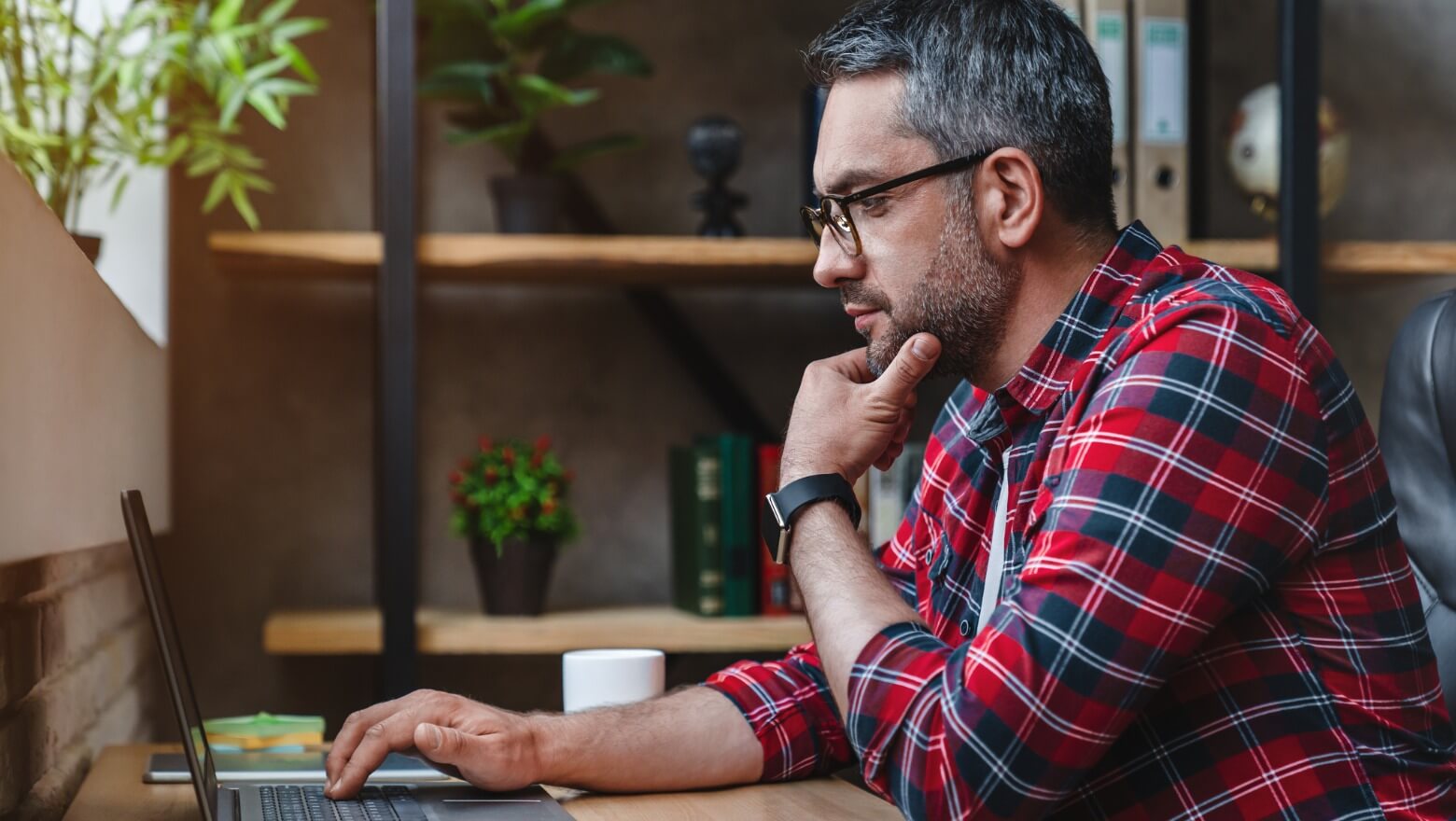 What Does FUD Mean in Crypto & Stocks? | SoFi