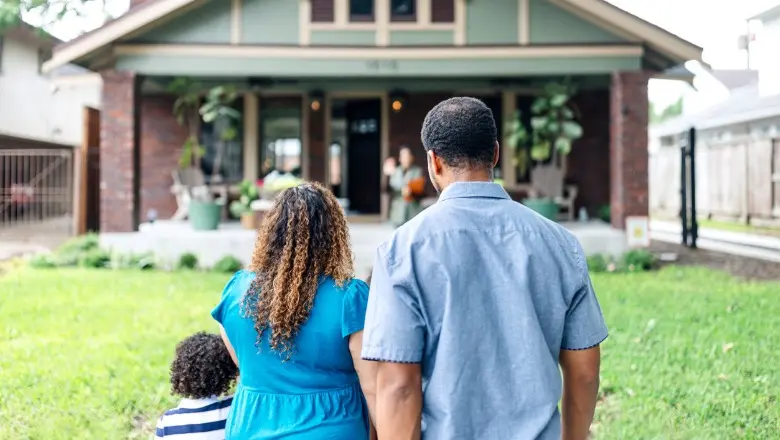 What Does Homeowners Insurance Cover?