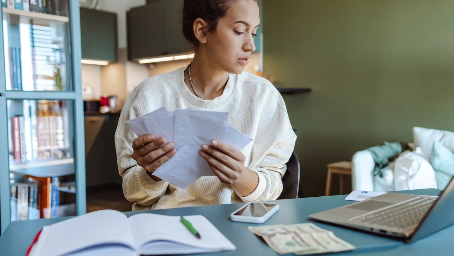 What Are CRI Student Loans? A Guide for Borrowers