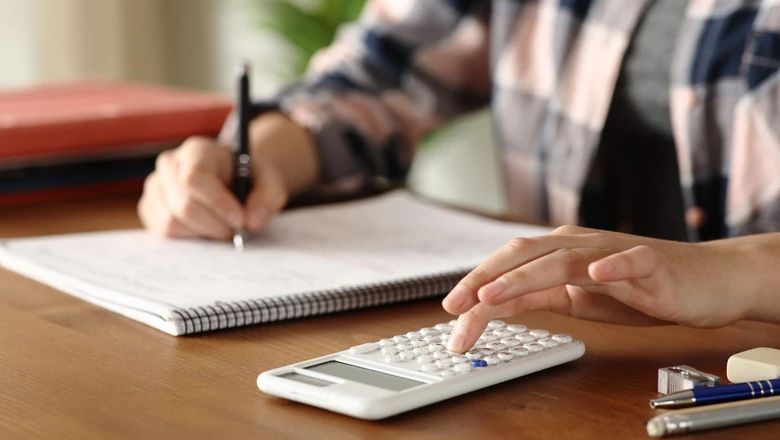 Pros and Cons of Refinancing Student Loans