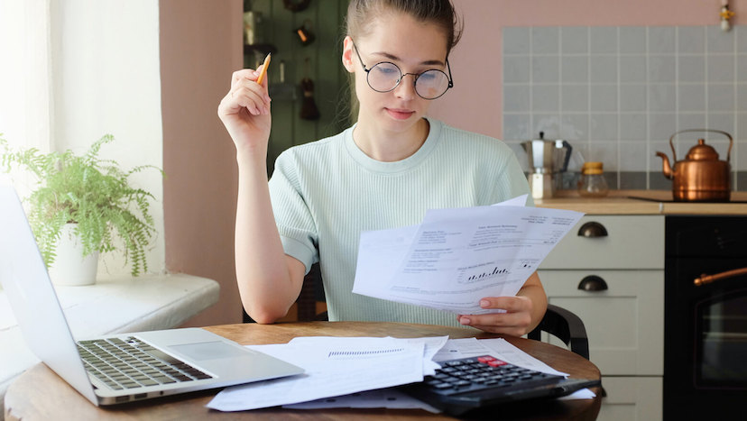 woman budgeting